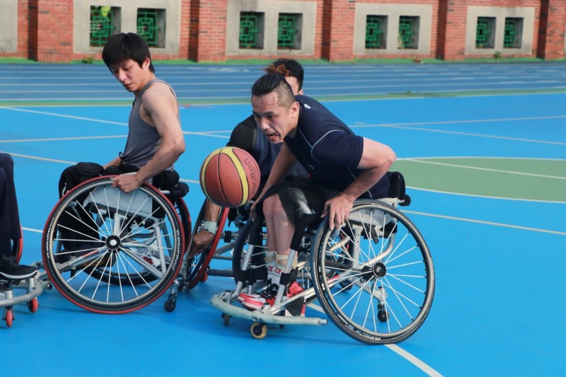 輪椅籃球 跨越身障者人生侷限
