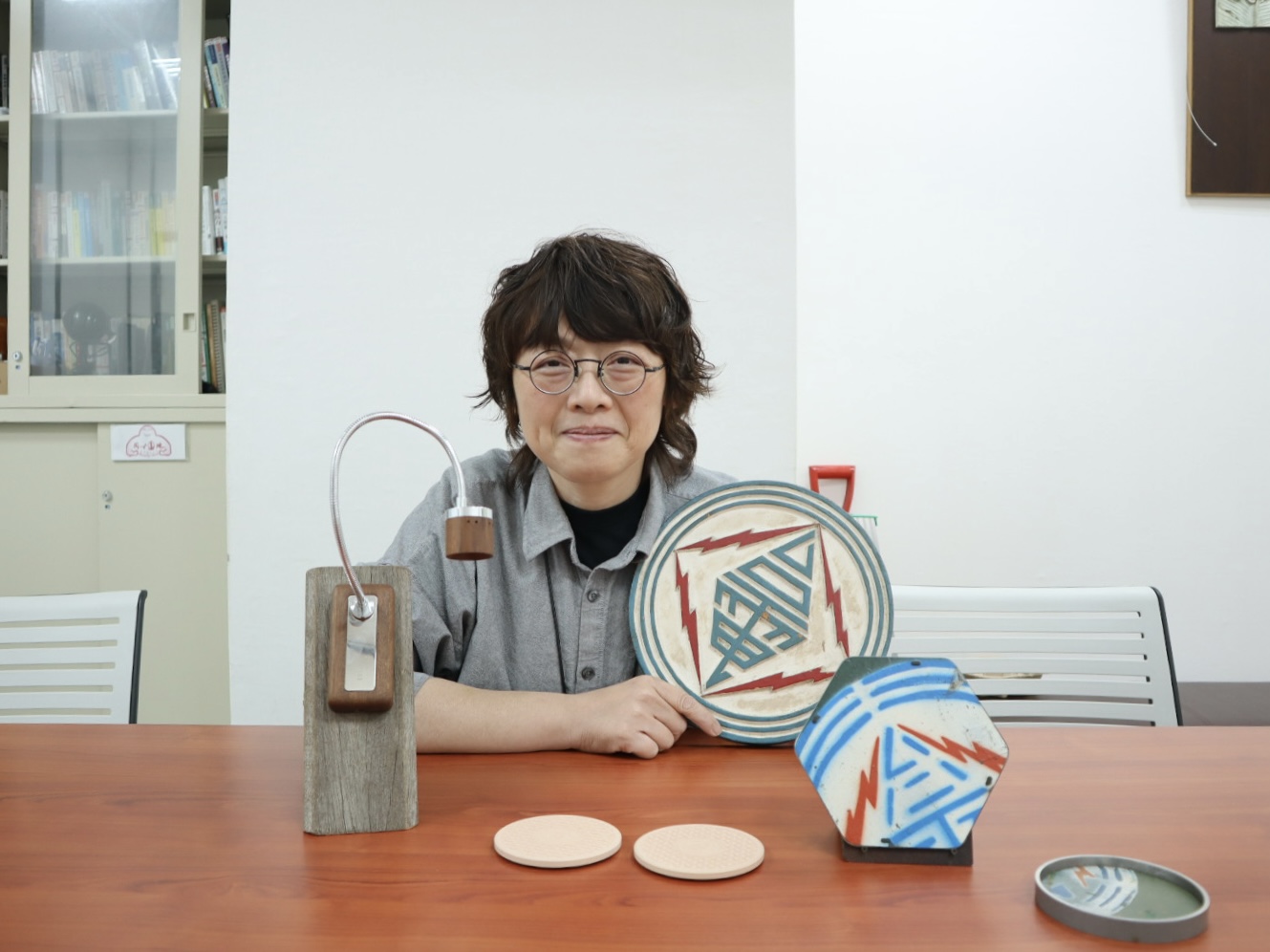 電桿廢料變閱讀燈 台電文創打造再生產品