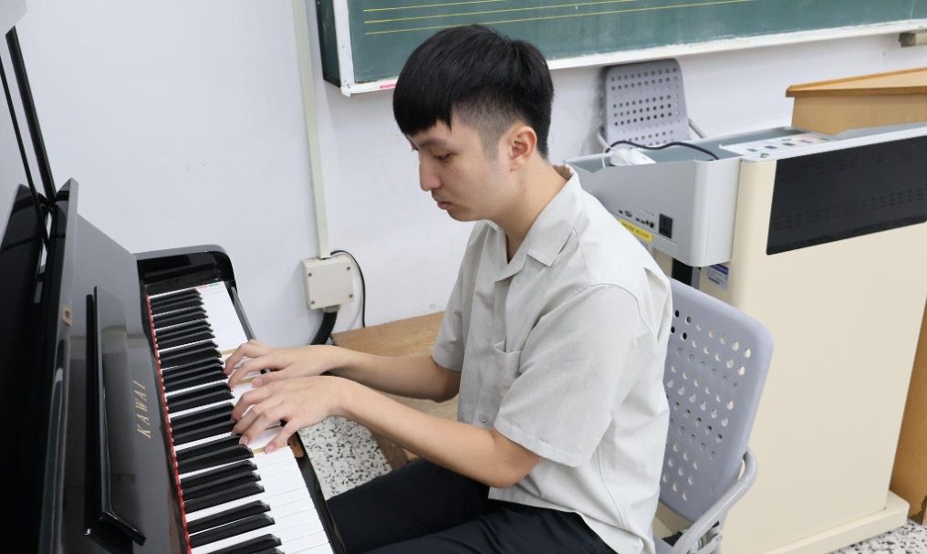 視障鋼琴師吳承澐 用創作講述自己故事