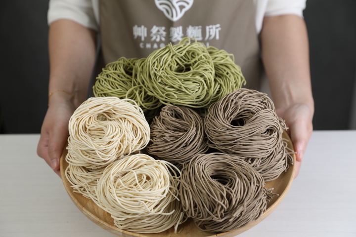 艸祭製麵所 用蘇澳冷泉和愛玉製麵