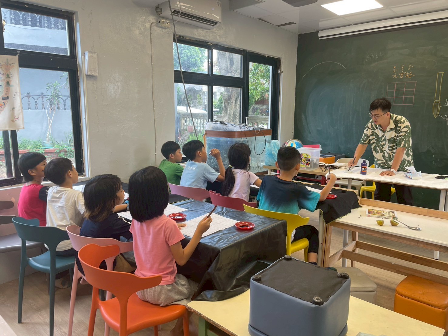 書店即學校 野渡書屋陪伴自學也免費課輔