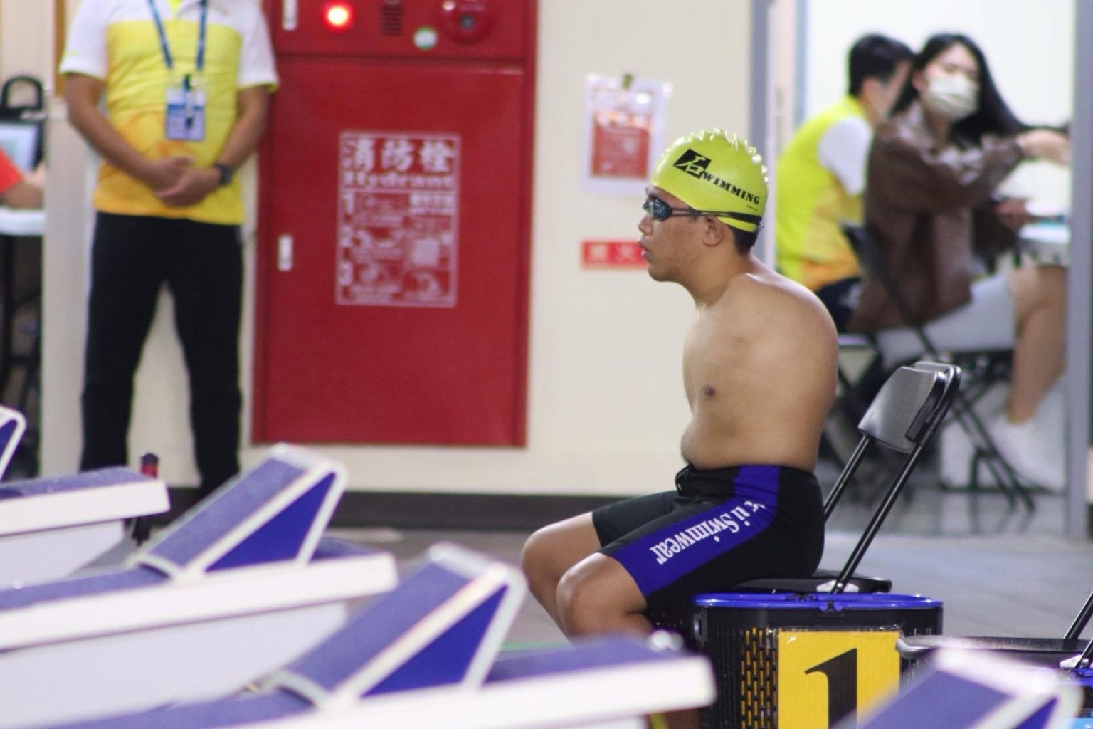 被命運剪去雙臂 無手泳將林育夙逆流而上