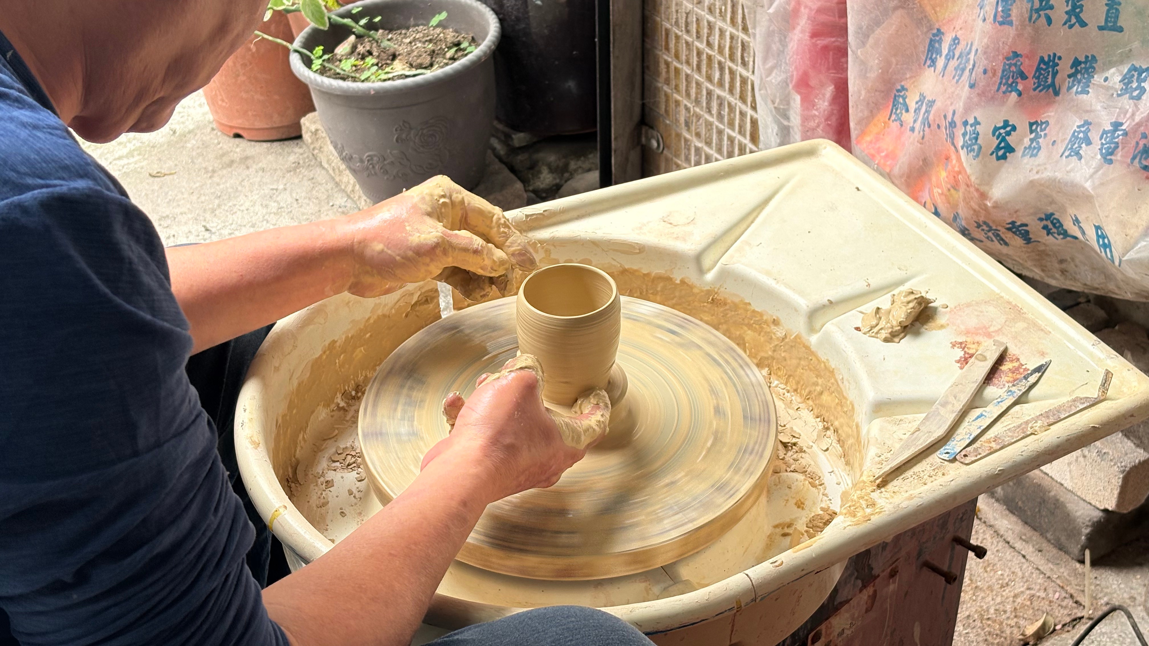 不完美更美 葉敏祥淬鍊「裂紋釉」千年工藝